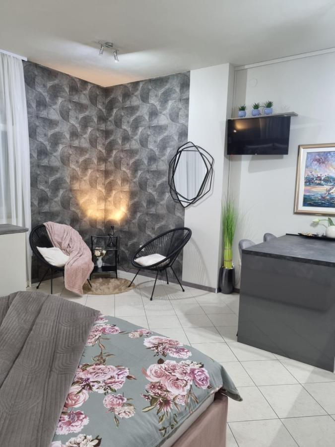 Onlystudio With Free Parking Zadar Exterior foto